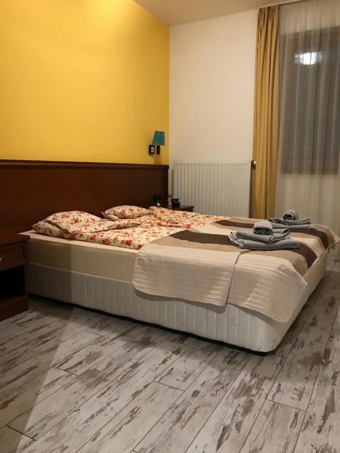 Bilberry Apartman Aparthotel Balatonfured Ngoại thất bức ảnh