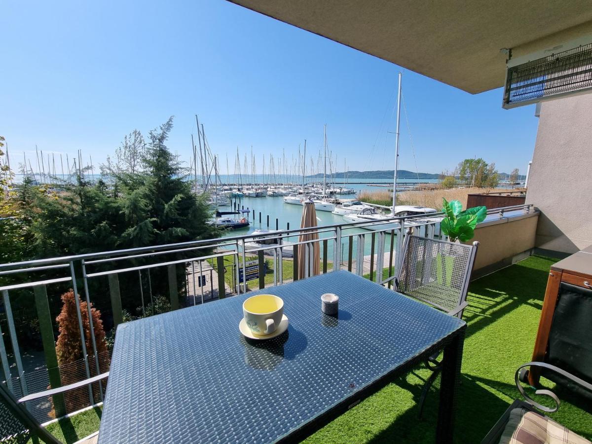 Bilberry Apartman Aparthotel Balatonfured Ngoại thất bức ảnh