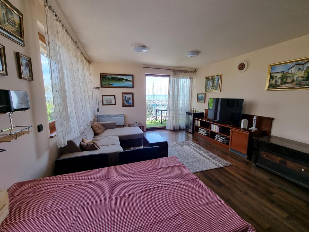 Bilberry Apartman Aparthotel Balatonfured Ngoại thất bức ảnh